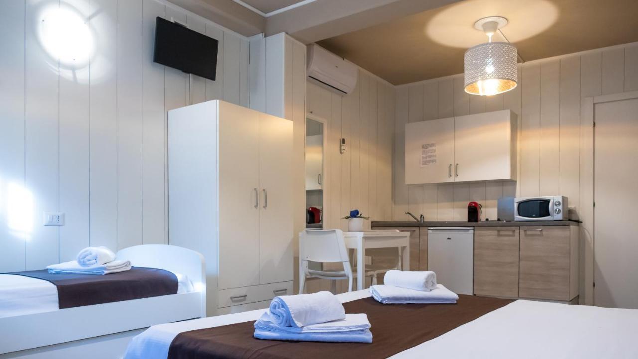 Hotel Venezia Park - Enjoy Holiday Кастелнуово дел Гарда Екстериор снимка
